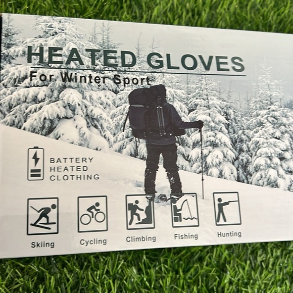 Heated Gloves for Winter Sports - Picture 5 of 12